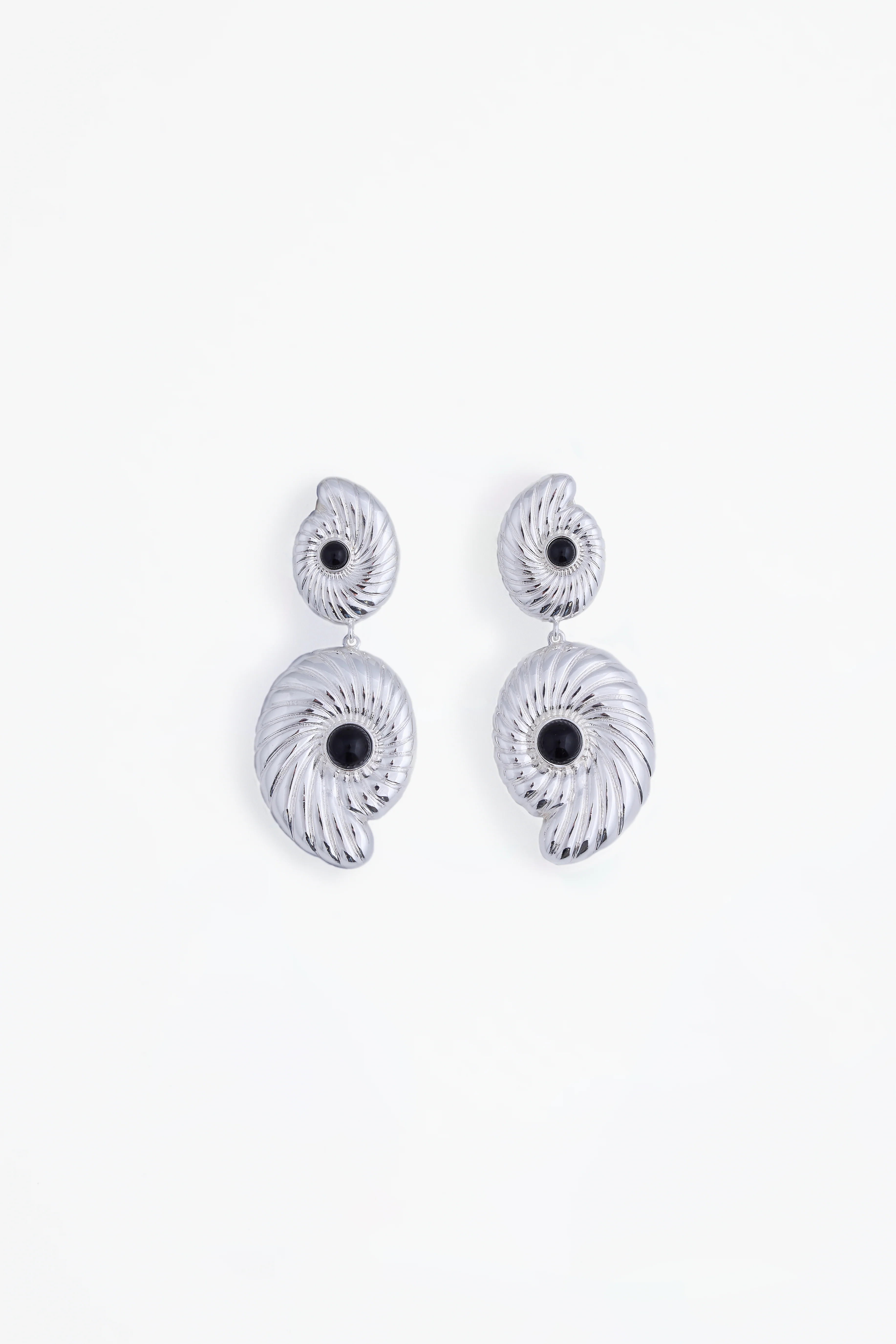 1135-shell-drop-earring-silver-1.webp Shell Drop Earring (Silver)
