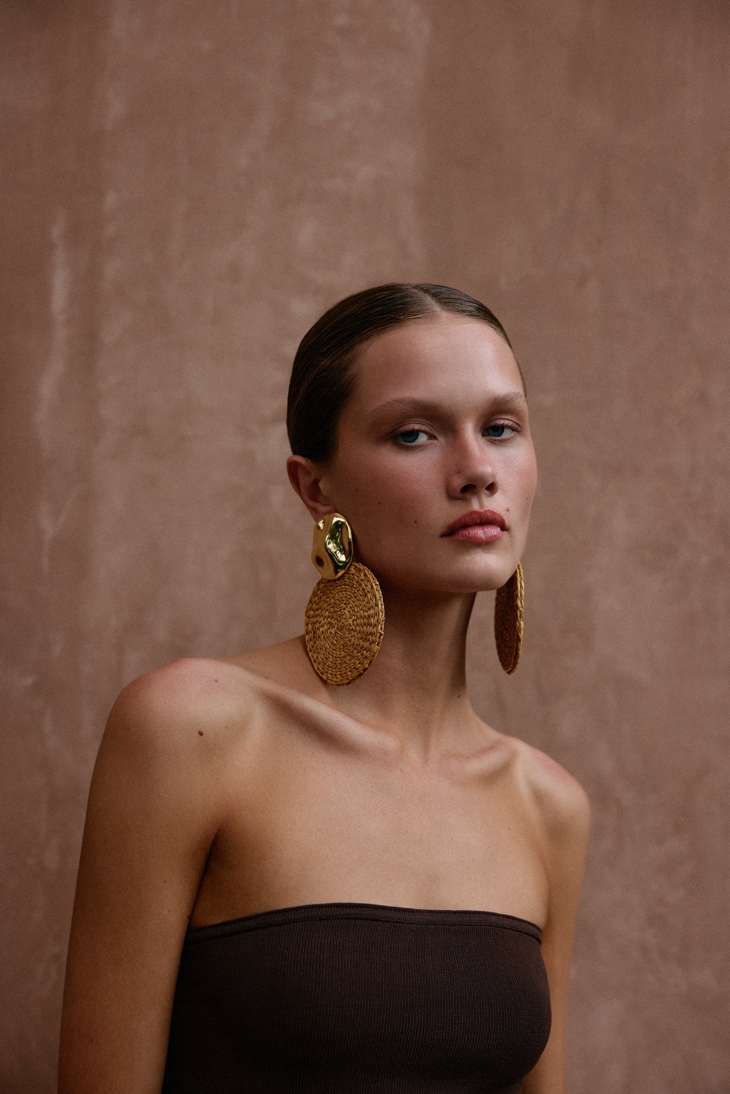 Rattan Disc Earring (Gold/Rattan)