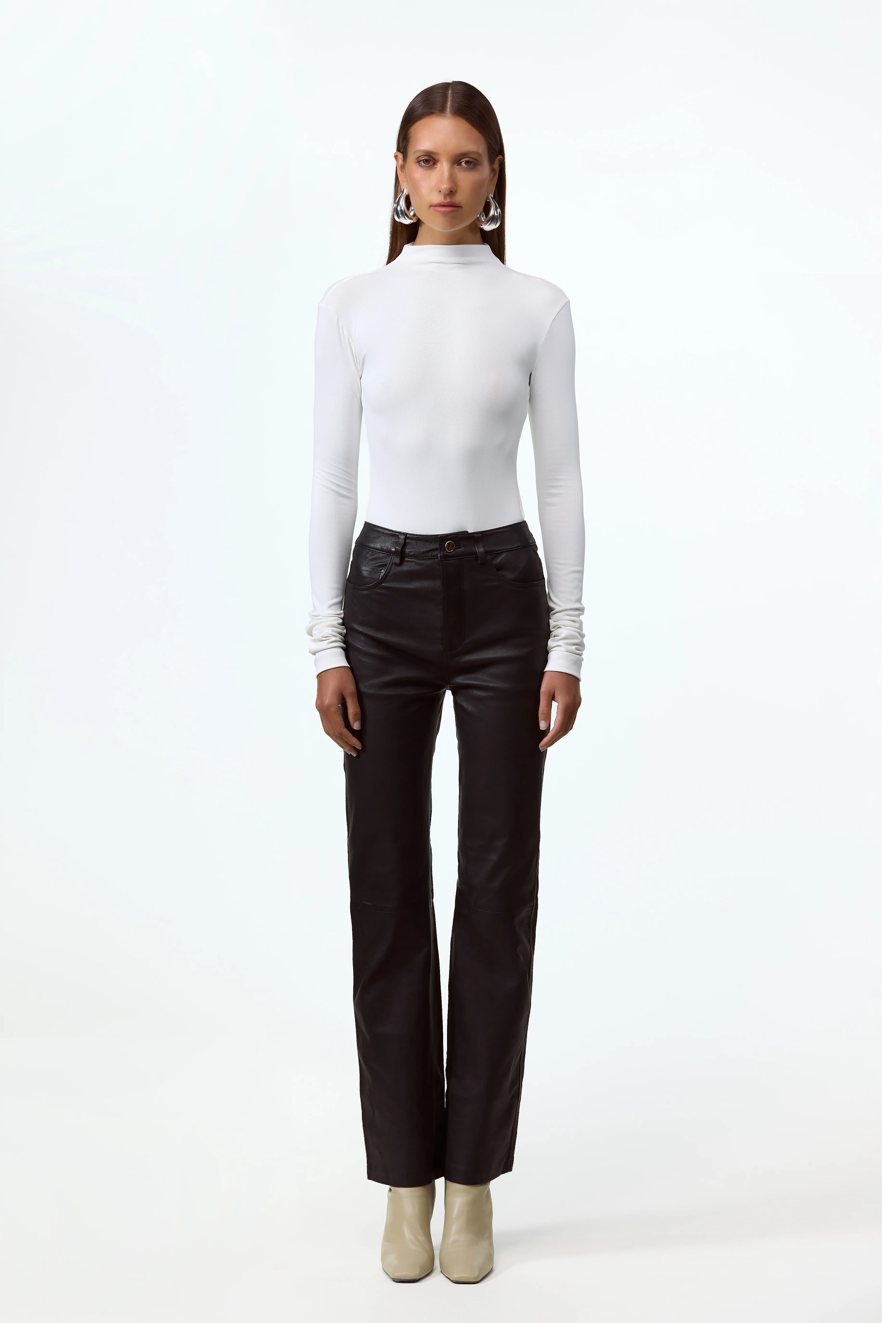 1424-long-sleeve-bodysuit-white-2.webp Long Sleeve Bodysuit (White)