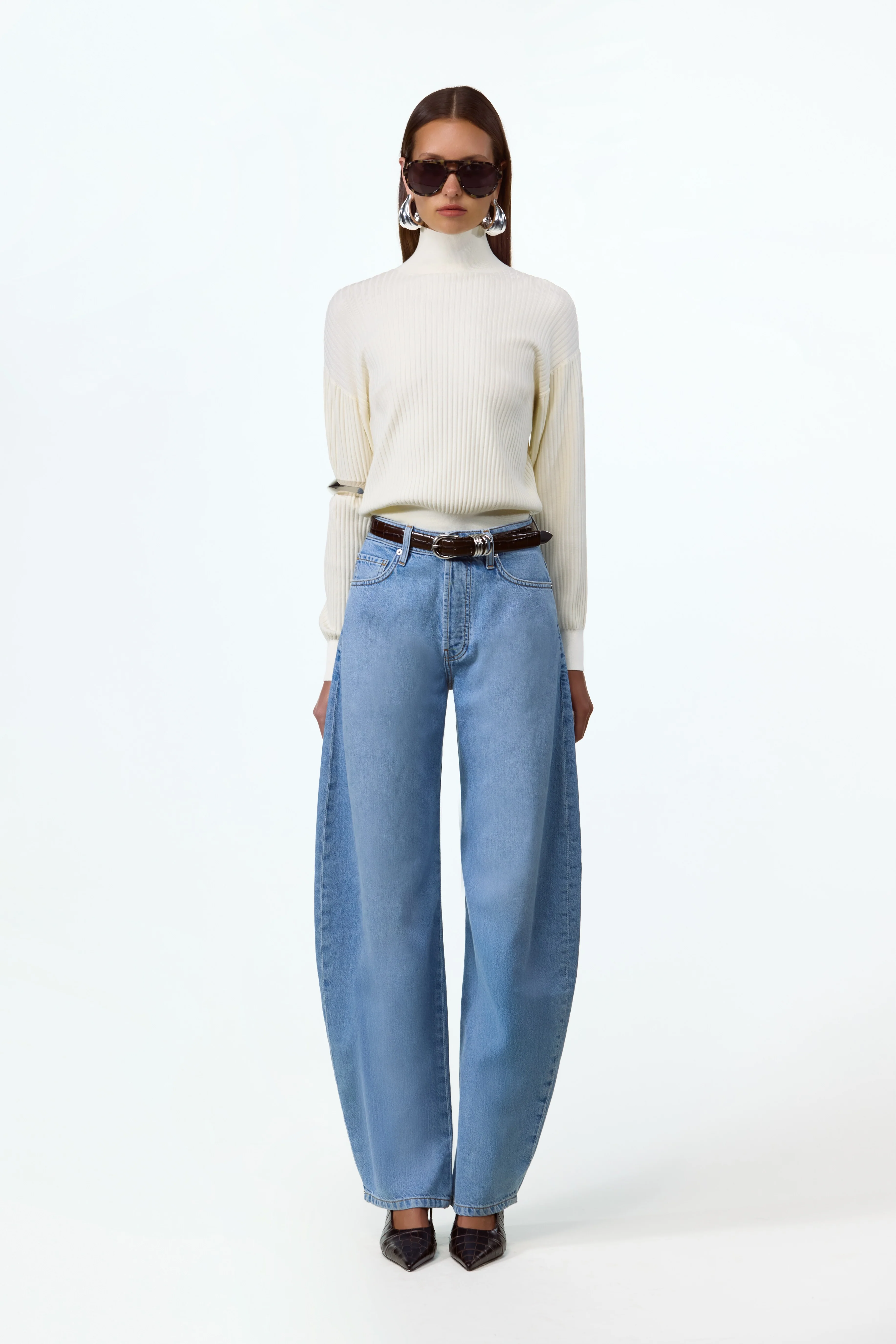 1465-relaxed-ribbed-turtleneck-cream-1.webp Relaxed Ribbed Turtleneck (Cream)