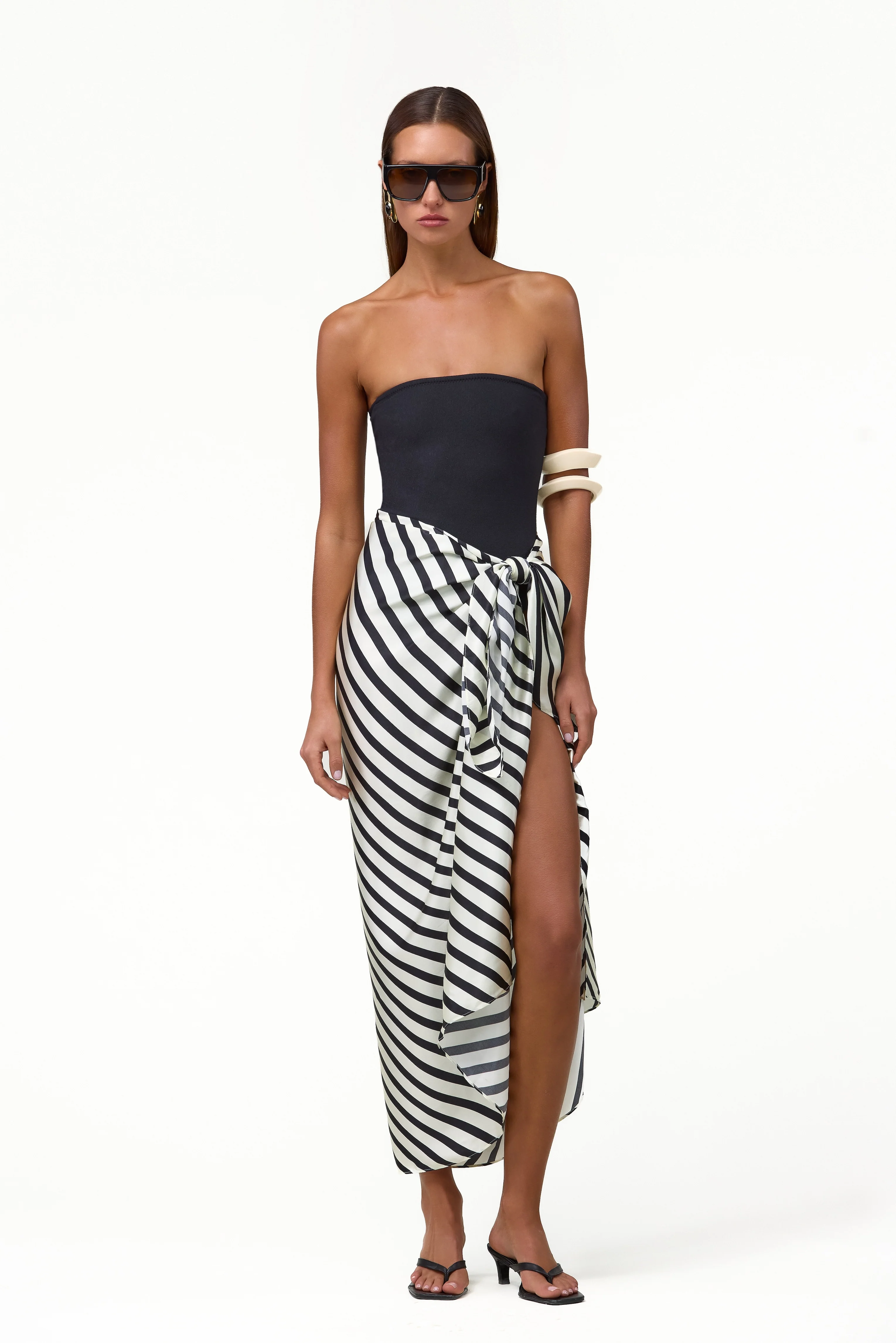 2022-silk-sarong-diagonal-stripe-1.webp Silk Sarong (Diagonal Stripe)