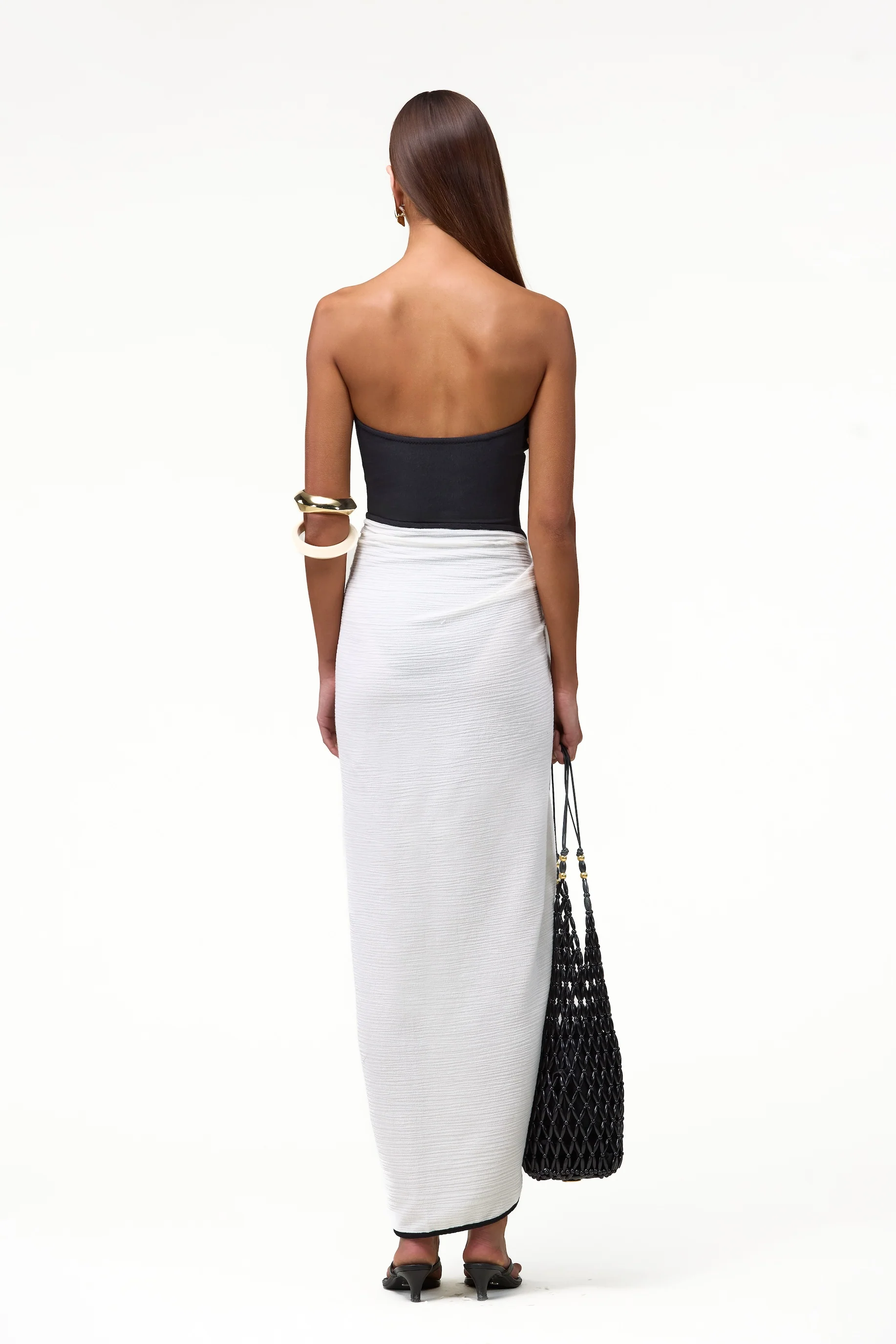 553-colorblock-linen-sarong-cream-black-3.webp Colorblock Linen Sarong (Cream/Black)