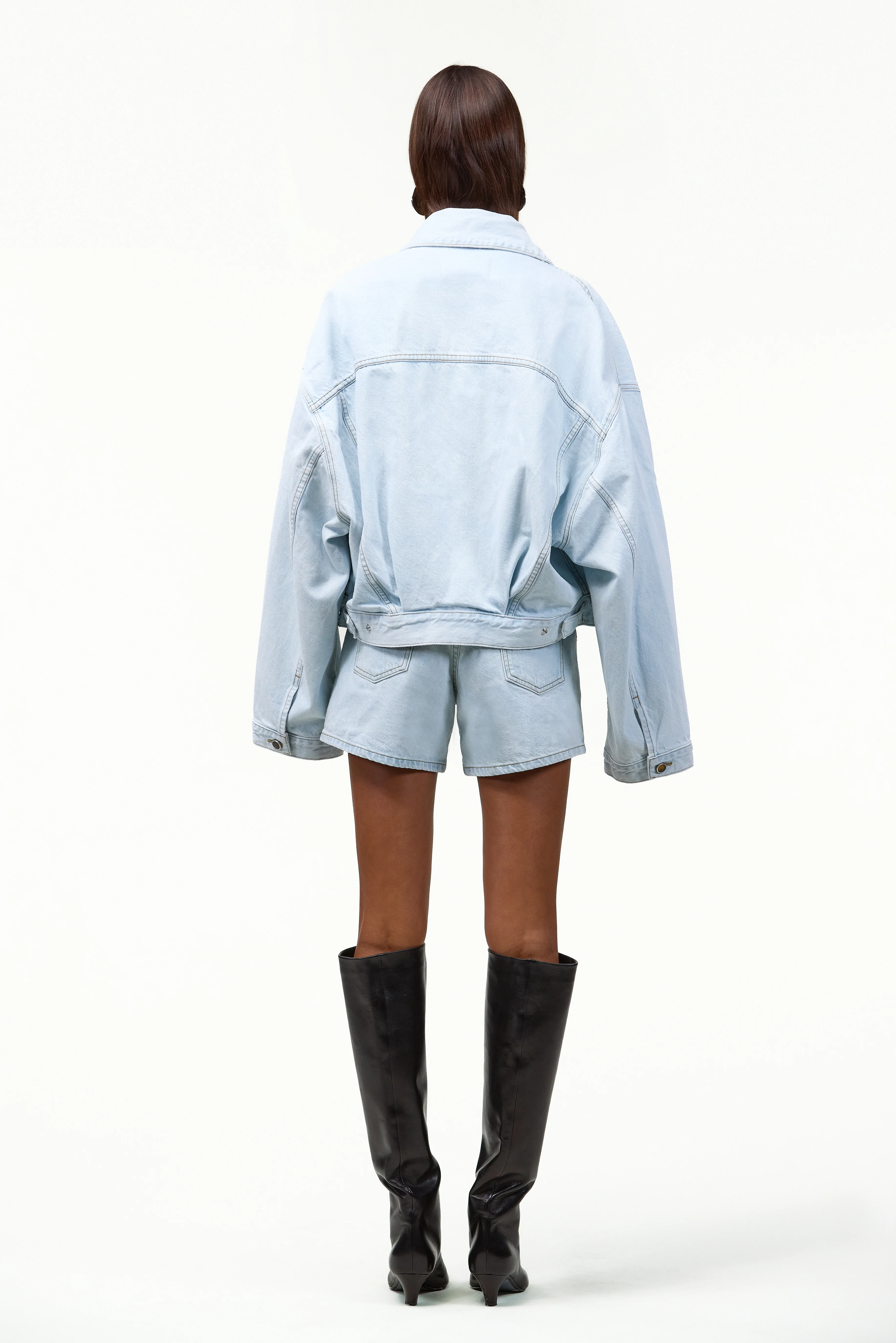 606-the-perfect-denim-jacket-vintage-light-7.webp The Perfect Denim Jacket (Vintage Light)