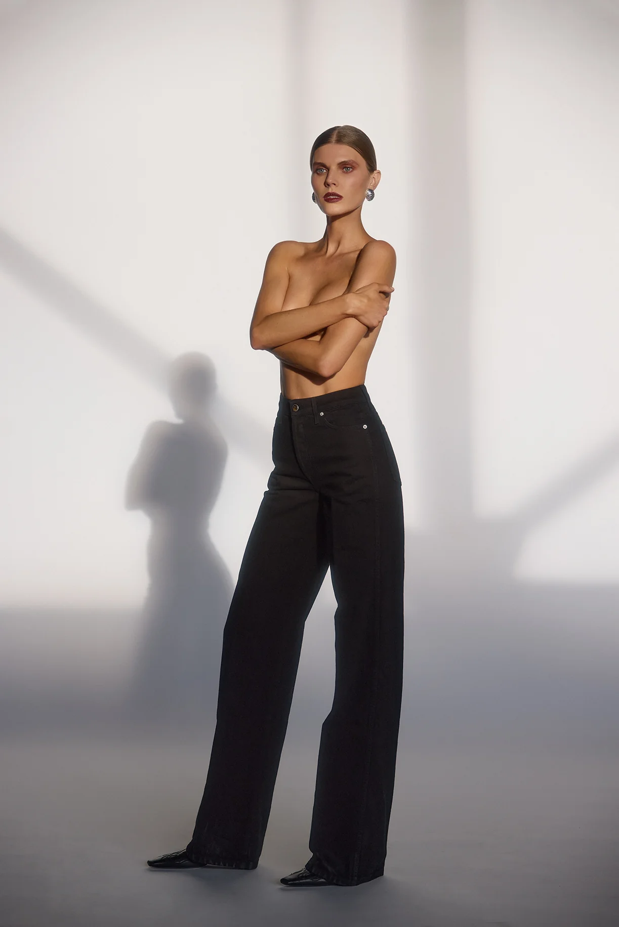 666-the-wide-leg-jean-black-4.webp The Wide Leg Jean (Black)