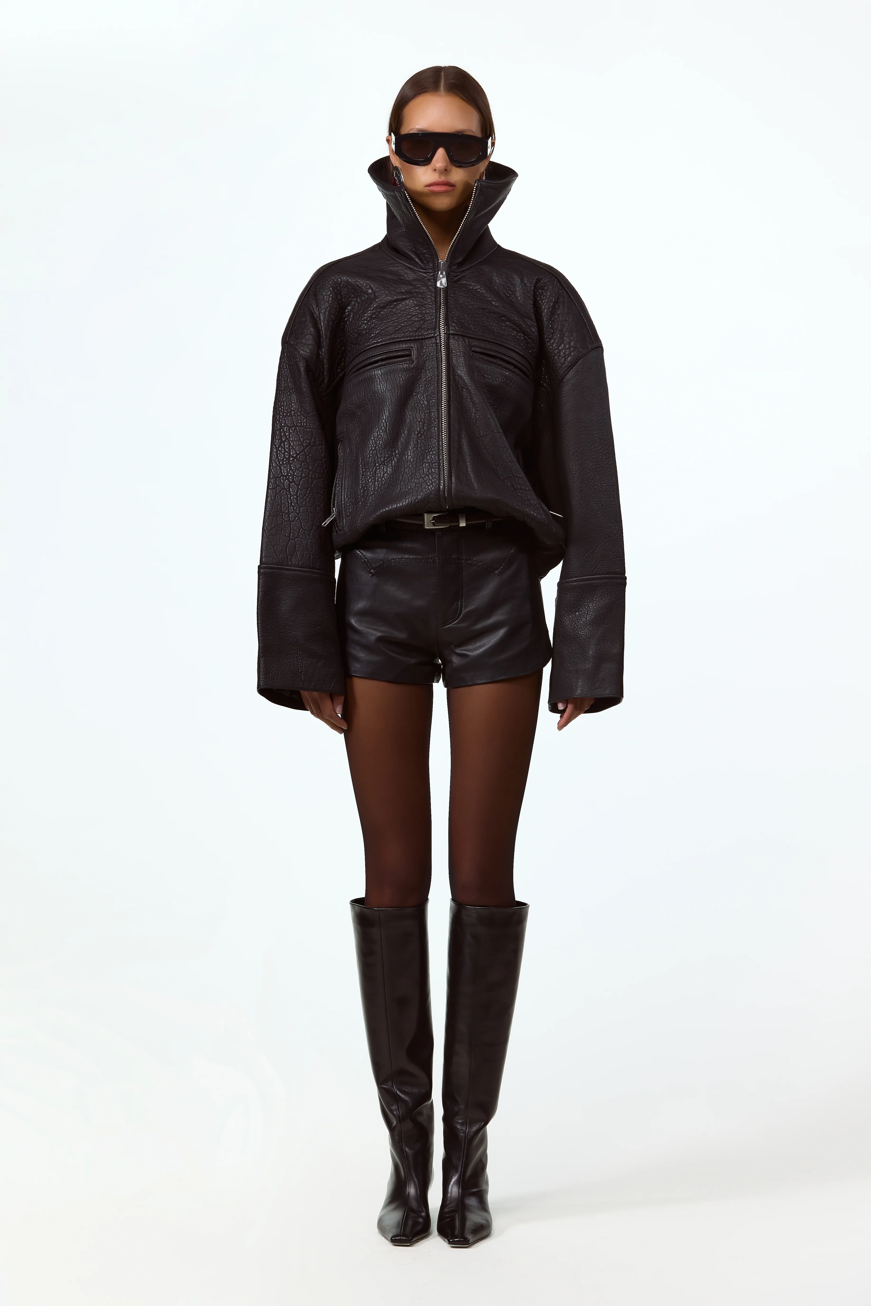 707-the-leather-bomber-jacket-black-5.webp The Leather Bomber Jacket (Black)