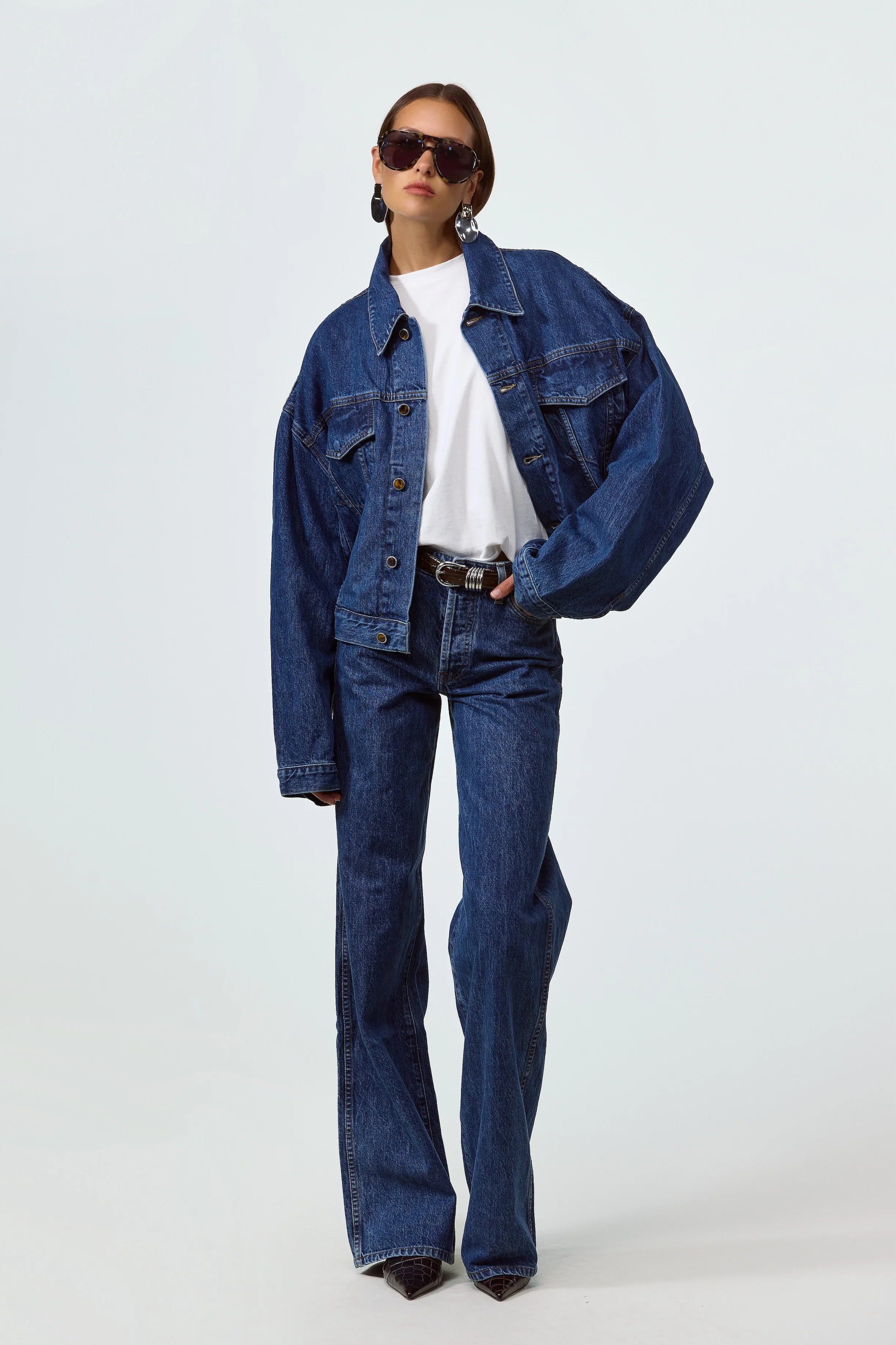 710-the-perfect-denim-jacket-vintage-dark-2.webp The Perfect Denim Jacket (Vintage Dark)