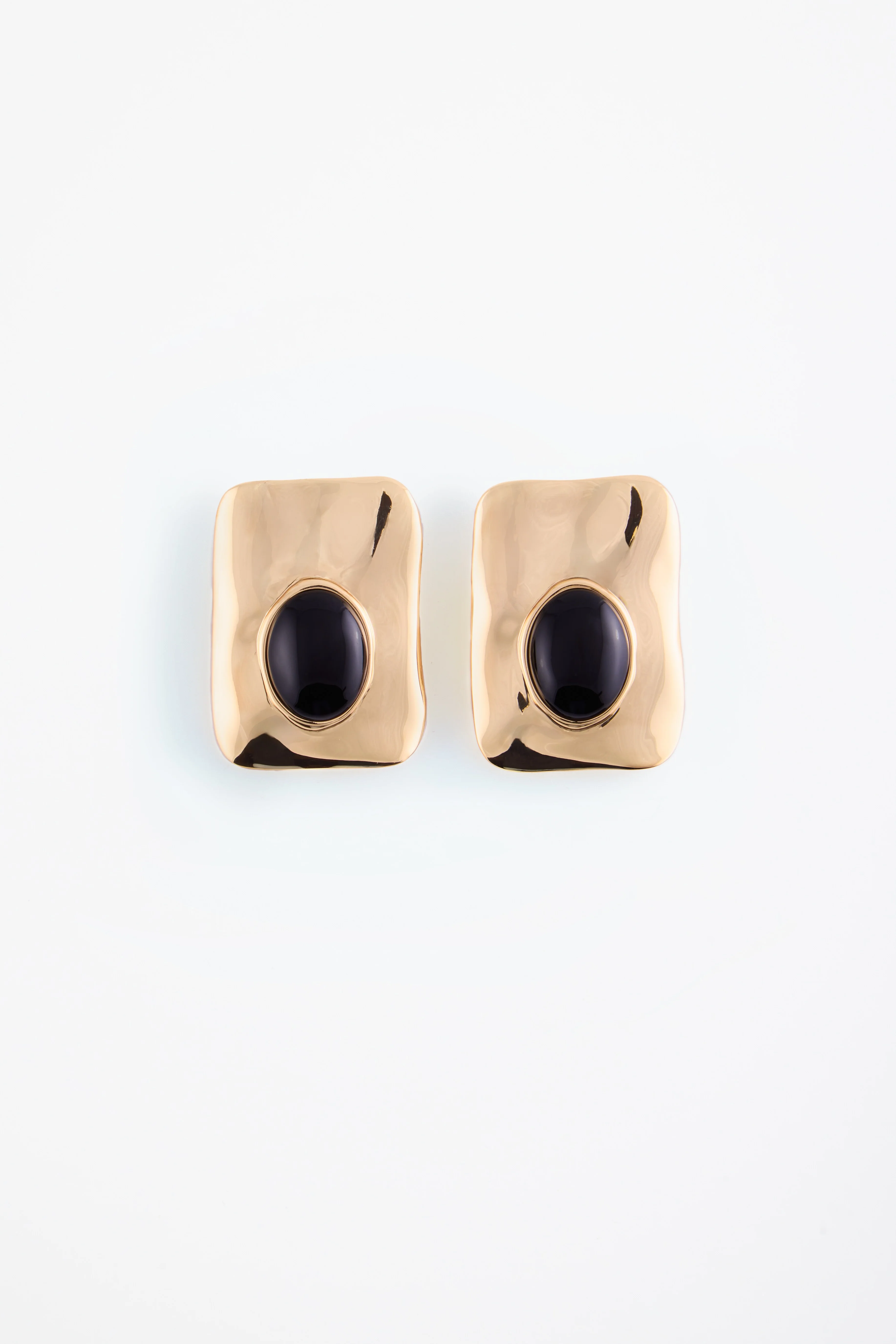 79-hammered-stone-earring-gold-black-1.webp Hammered Stone Earring (Gold/Black)